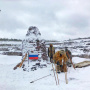 Реквизиторы умело воссоздали каменный триангуляционный сигнал