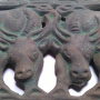 Фрагмент бронзовой пряжки с быками. Фото предоставлено участниками экспедиции