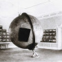 Глобус в здании Адмиралтейства в Царском Селе. Иллюстрация из книги Э. П. Карпеева «Большой Готторпский глобус»