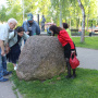 Знакомство с горными породами во время экскурсии по Смоленску. Фото: Тамара Ватлина