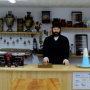 В купеческой лавке 