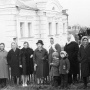 13 октября 1977 года. В.Д. Семенова-Тян-Шанская  среди местных жителей в музее в деревне Гремячка. (Фото В.И. Данилова)