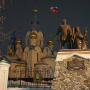 Памятник отцам-основателям Благовещенска на фоне Собора Благовещения Пресвятой Богородицы