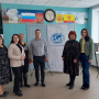 В фойе школы развернулась фотовыставка об экспедициях ЧувРО РГО. Фото ЧувРО РГО